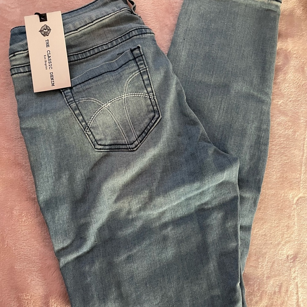 the classic los angeles ripped jeans